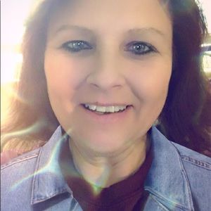 Meet your Posher, Leeann